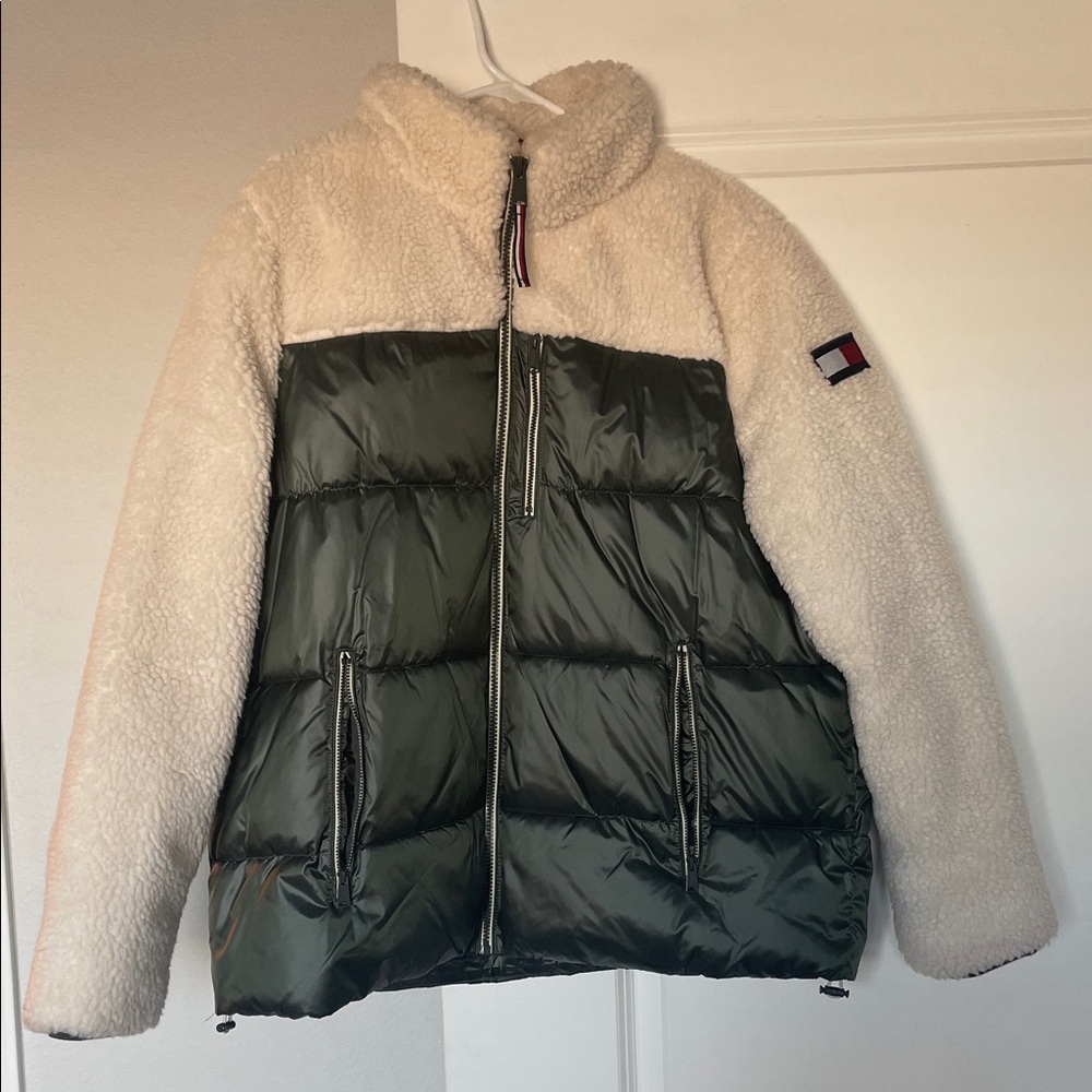 Tommy Hilfiger Women's Olive and Cream Puffer Jacket